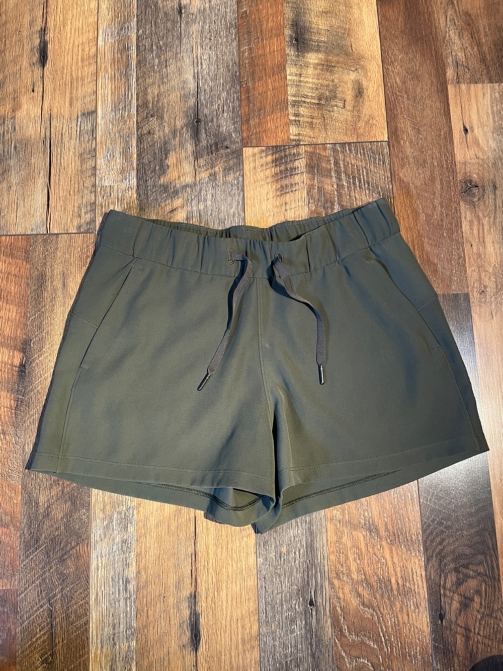 Lululemon Athletic Shorts - Women’s 6